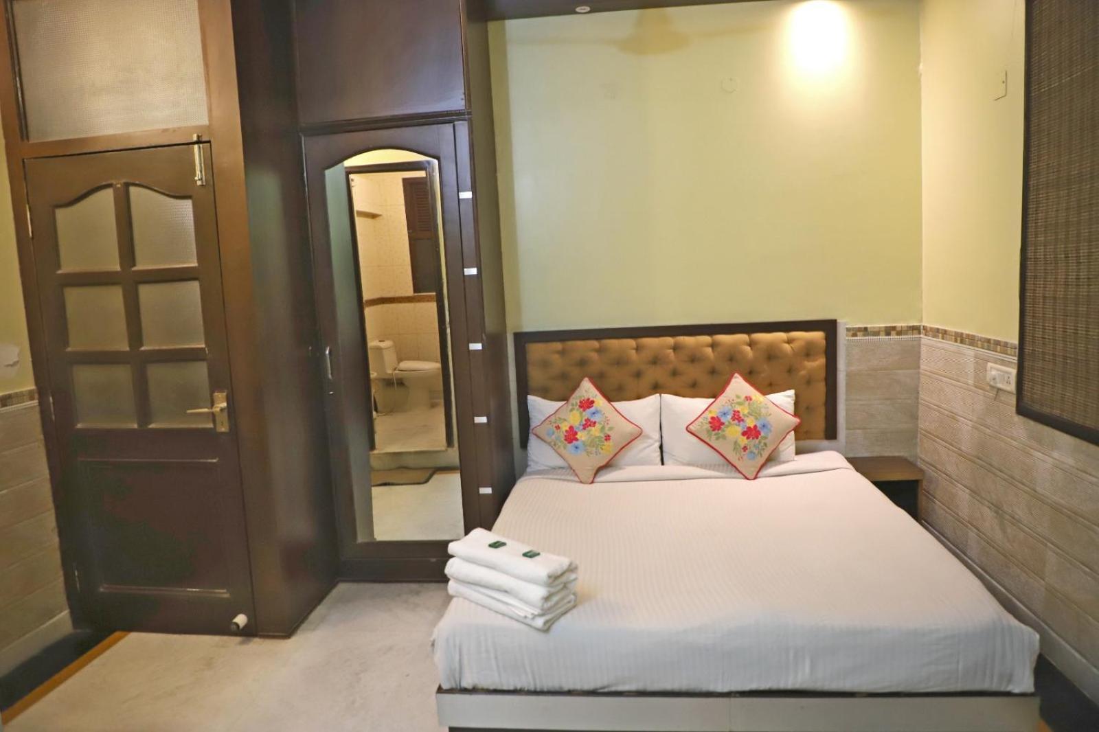 Hotel Traditional Inn New Delhi Exterior photo